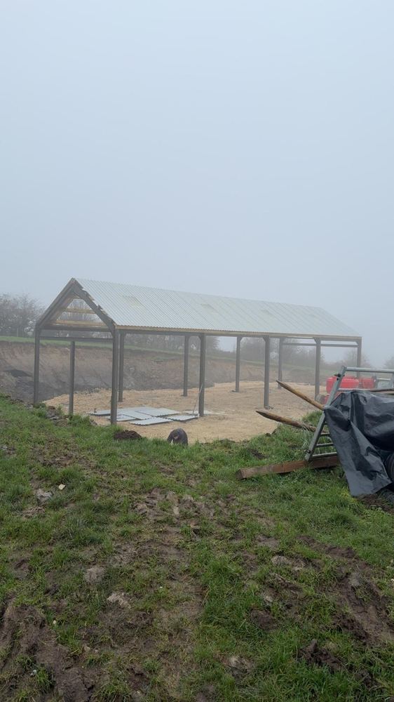 Steel-frame agricultural building