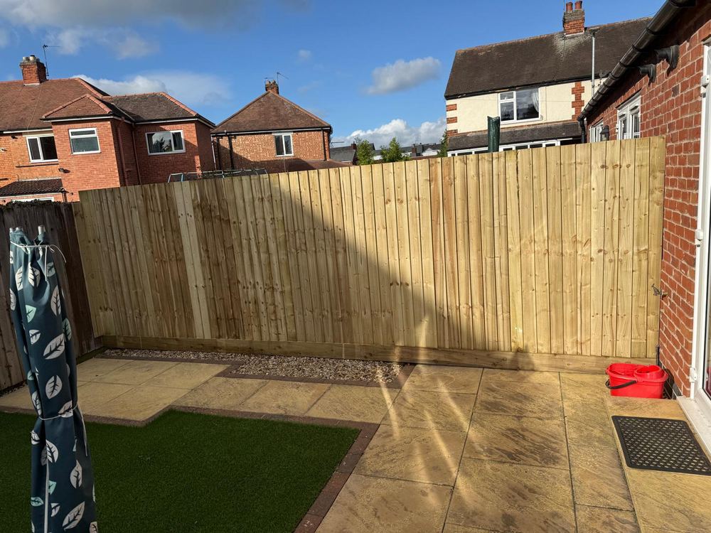 Close-board fence & patio