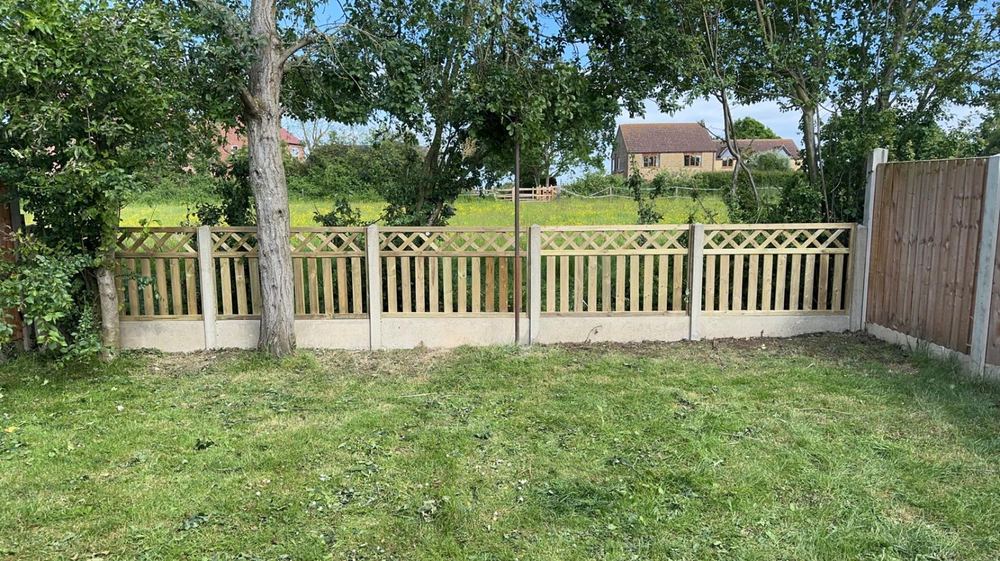 Close-board & picket fencing
