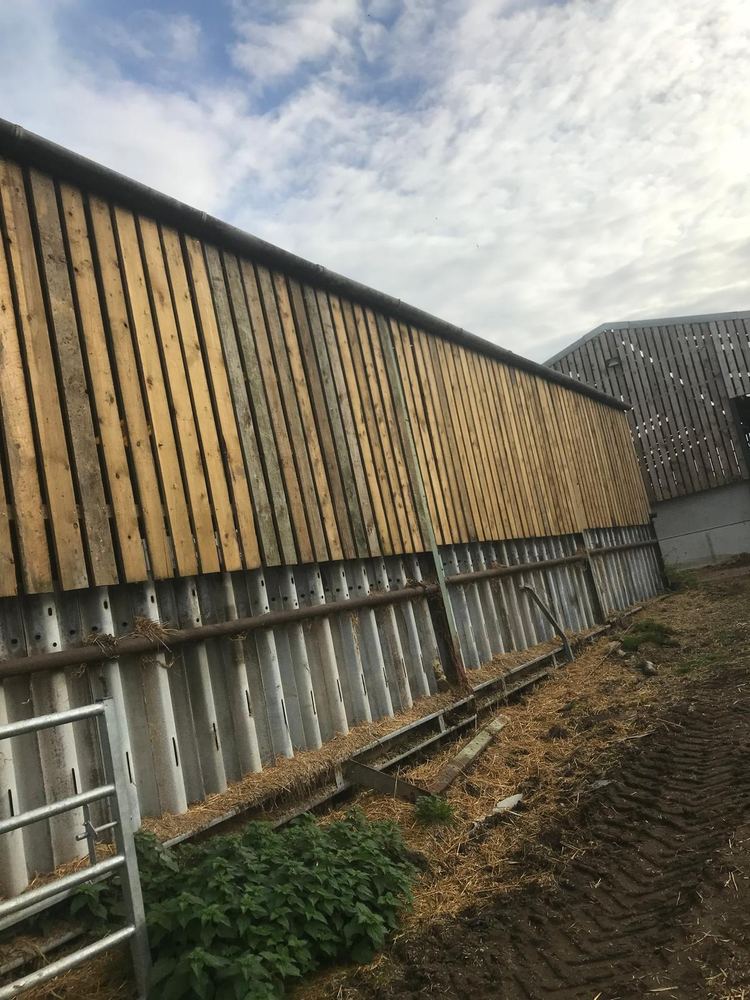 Close-board fence & panels